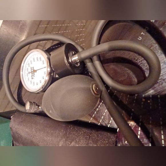 SPHYGMOMANOMETER (BLOOD PRESSURE) Adult Unit by Physiologic - Picture 6 of 8